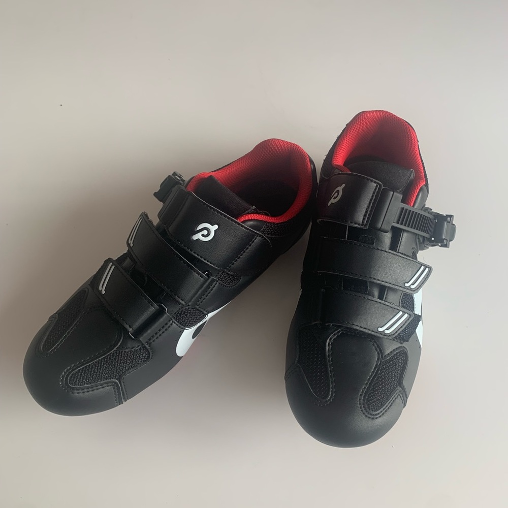 Peloton cycling shoes with delta cleats